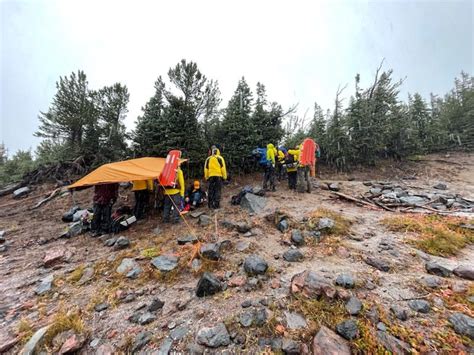 Deschutes County Sheriffs Office Search And Rescue Assist Hikers Near