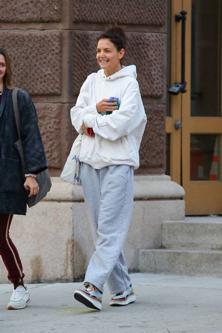 Katie Holmes In Grey Sweatpants Out In New York Famousfix