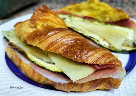 Croissant Relleno De Jam N Queso Y Calabac N Receta De Encar Cookpad