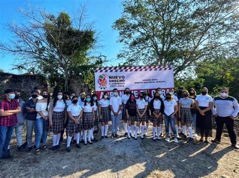 Alcaldesa De Nuevo Urecho Arranca Construcci N De Aulas Escolares En