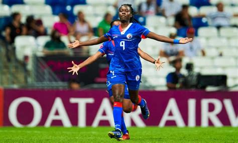 Sport Football F Minin Sherly Jeudy Une Passionn E Du Football Goals