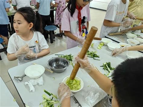 轻拍黄瓜 清爽一夏 王贾桥小学学子共享美好“食”光 资讯 四川教育在线 四川教育新闻门户网站