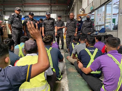 Helah Sorok Belakang Kotak Gagal Pati Kerja Kilang Logistik Dicekup