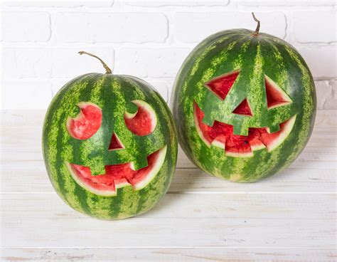 Scream Worthy Pumpkin Carving Ideas to Spice Up Your Halloween Décor