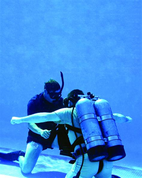 Combat Diver Qualification Course Challenges Special Forces Article