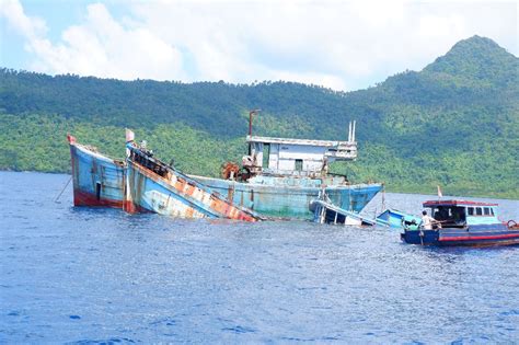 Kejari Natuna Kepulauan Riau Musnahkan Empat Kapal Pencuri Ikan Asal