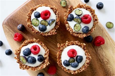 Knusprige Granola Cups Mit Joghurt Und Beeren Rezept Gesunde