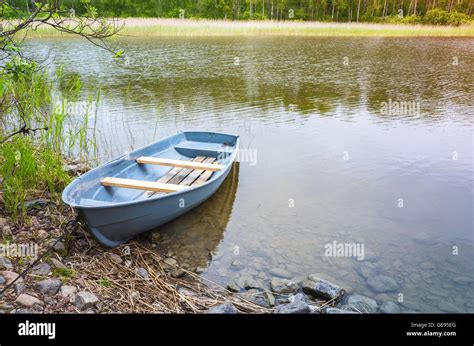 Rowboat Hi Res Stock Photography And Images Alamy