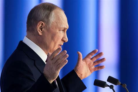 Putin Ups Tensions Over Ukraine Suspending Start Nuke Pact Marca