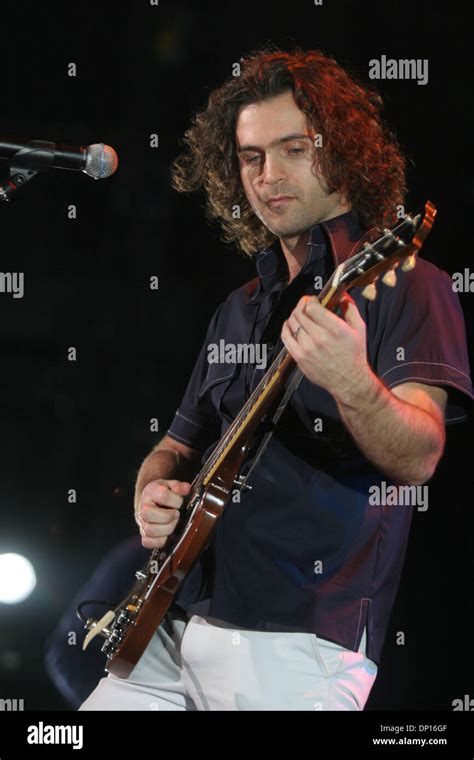 Apr 20 2006 New York Ny Usa Dweezil Zappa Performing At The 6th