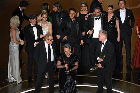 Oscars Edan Oppenheimer Borong Piala Termasuk Film Terbaik