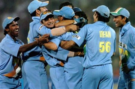 Indian Cricketers Celebrate The Dismissal Pakistani Captain Inzamam Ul