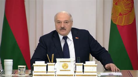 Лукашенко Чтобы мышь не проскочила Чтобы запятые и точки были