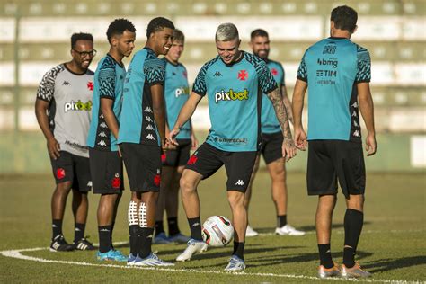 Para defender sequência invicta Vasco encara o Novorizontino fora de