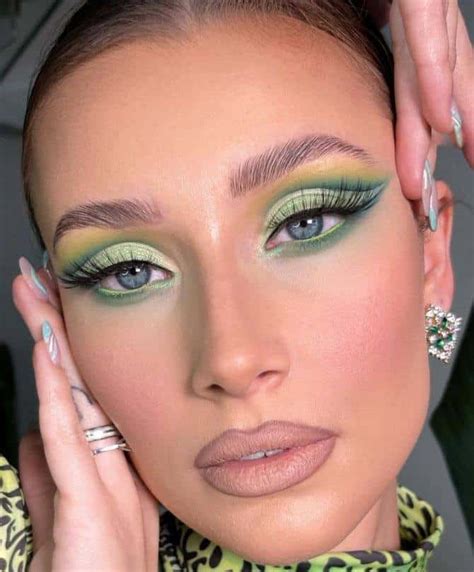 The Best Green Eyeshadow Looks And How To Wear Them