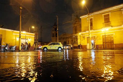 Ica lluvias intensas causan aniegos y afectan vías de comunicación