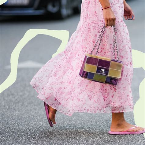 Selena Gomez Teases Her New Single With A Pointed Bit Of Kim Cattrall Sex And The City Audio