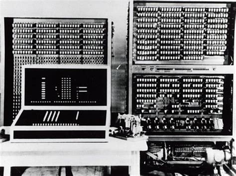 Así era la primera computadora 'moderna'; nació hace 79 años | Excélsior