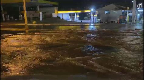 V Deo Vazamento De Gua Causa Alagamentos Na Zona Sul De Porto Alegre