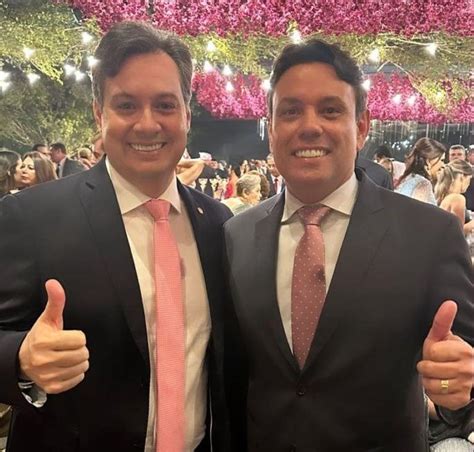 Deputado J Nior Ara Jo E Jo O De Deus Filho Posam Para Foto Juntos Em