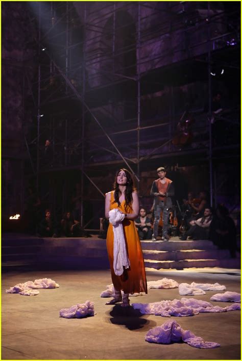 Watch Sara Bareilles Sing I Don T Know How To Love Him In Jesus Christ Superstar Live Photo