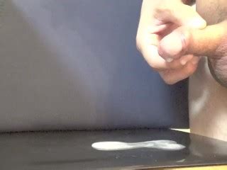 暴発気持ちよく初抜きのつもりが包皮の中に指を入れほじくり中に思わずおもらし射精してしまう情けない変態早漏君 Pornhub Gay