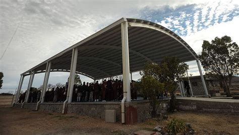 Roberto Cabrera Entrega Techumbre Y Supervisa Obra Educativa Con