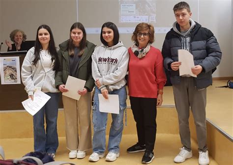 Alumnas De De La Eso Del Ies N Mero De Ribeira Ganan El Premio De