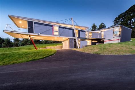 Batman Bridge House in Tasmania / Clever Design