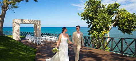 Elegant Jamaica Destination Wedding Packages from Destify