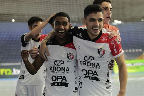 Jec Krona Fecha Primeira Fase Na Copa Mundo Do Futsal