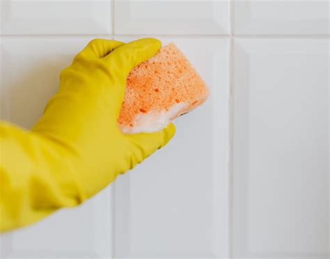 Schimmel im Bad − was tun? | iVENTILATOREN.de 