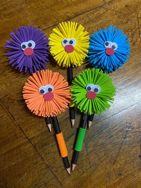 L Pices Decorados Con Fomi Pencil Topper Crafts Pencil Toppers