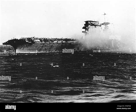 Uss Lexington Cv 2 Being Abandoned On 8 May 1942 Stock Photo Alamy