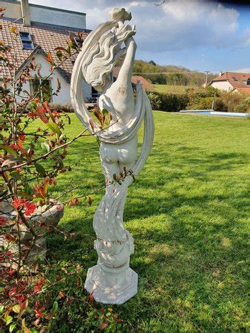 Paire De Statue De Jardin - Ornements de jardin | Antikeo