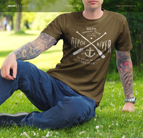 30 Free T Shirt Design PSD Vector Mockups PSD Templates