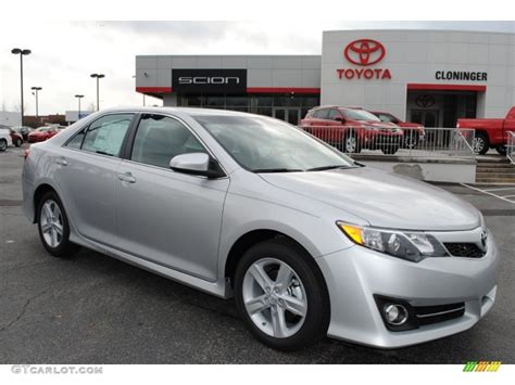 2014 Classic Silver Metallic Toyota Camry Se 88442913