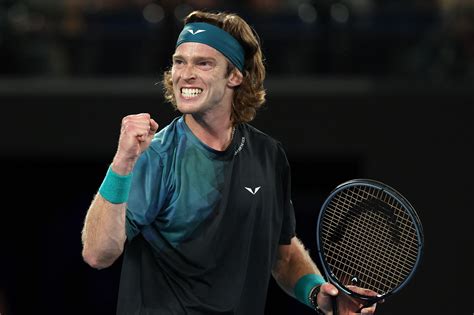 Australian Open Jannik Sinner Batte Andrej Rublev E Raggiunge Novak