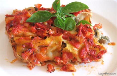 Paste Cannelloni Umplute Cu Ciuperci In Sos De Rosii