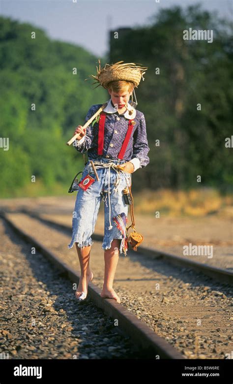 Tom Sawyer Huckleberry Finn Hi Res Stock Photography And Images Alamy