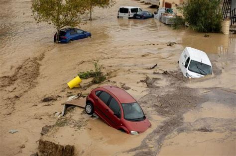 Raúl Albiol Y El Villarreal Se Vuelcan Con Las Víctimas De La Dana En