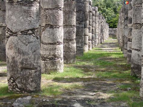 Las 1000 columnas Zona Arqueológica de Chichén Itzá Chichén Itzá