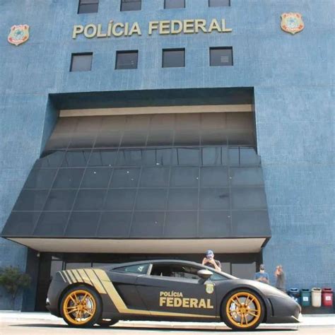 Lamborghini De R 800 Mil Vira Viatura De Polícia Federal No Paraná