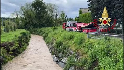 Maltempo In Veneto Il Fiume Muson Rompe Gli Argini Case Isolate La