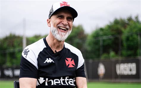 Álvaro Pacheco é o terceiro técnico português da história do Vasco