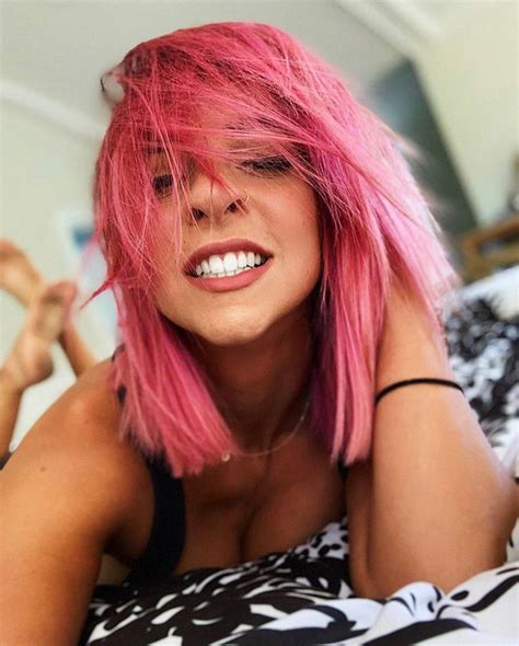 Gabbie Hanna On Instagram “i’m Everything I Hoped I Would Be In Middle School 👄👊🏽 Myspace