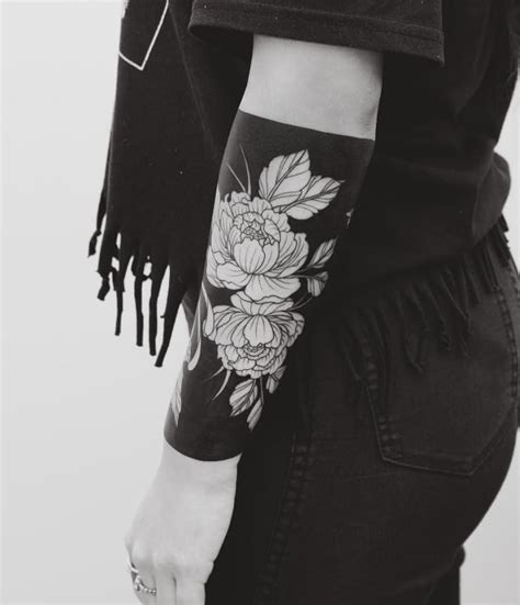 55 Gorgeous Negative Space Tattoo Designs And Ideas Fashion Hombre