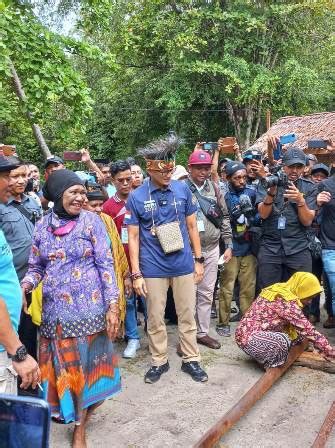 Menparekraf Kunjungi Desa Wisata Ugar Di Fakfak Sandiaga Uno Di Sini