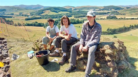 Who Are We Volunteers On The Tinnis Hill Fort Dig Louis Dark Age Digs