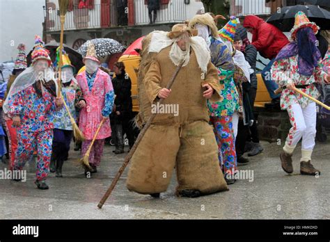 Carnaval De Lantz Traditionnels Navarre Et Ses Anciens Caractères